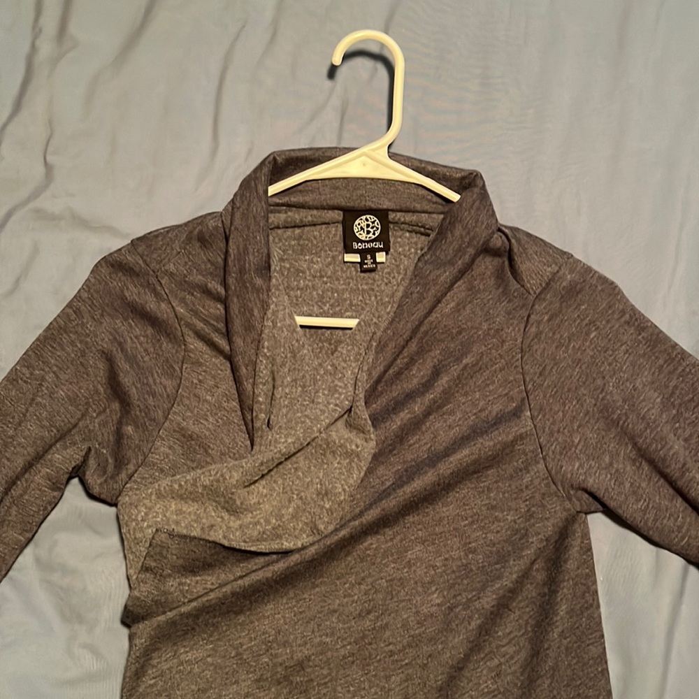 GRAY SWEATER